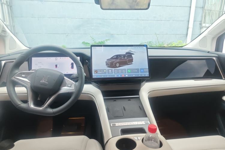 Used BYD Xia 2025 DM-i 1.5T 180km Excellence Model Interior 2