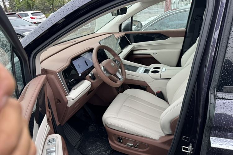 Used BYD Xia 2025 DM-i 1.5T 180km Beyond Edition Left Front Seat