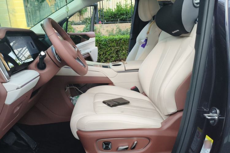 Used BYD Xia 2025 DM-i 1.5T 180km Excellence Model Left Front Seat