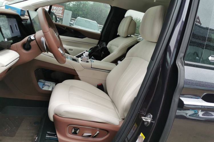 Used BYD Xia 2025 DM-i 1.5T 180km Excellence Model Left Front Seat
