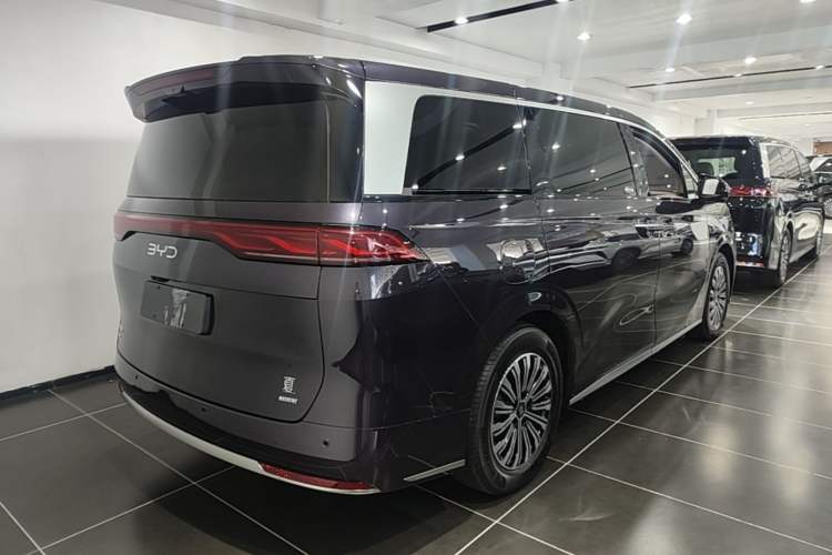 Used BYD Xia 2025 DM-i 1.5T 180km Excellence Model Rear Right 45 Deg