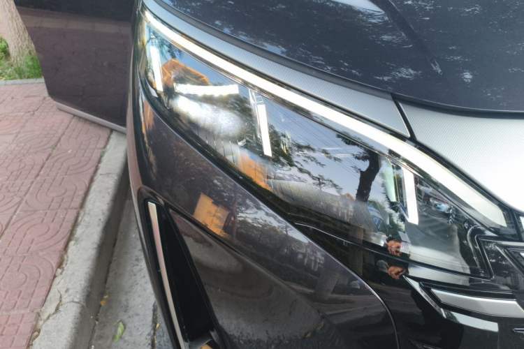 Used BYD Xia 2025 DM-i 1.5T 180km Excellence Model Right Front Headlight
