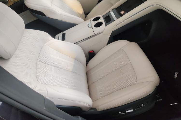 Used BYD Xia 2025 DM-i 1.5T 180km Beyond Edition Right Front Seat