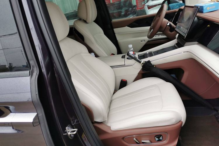 Used BYD Xia 2025 DM-i 1.5T 180km Excellence Model Right Front Seat