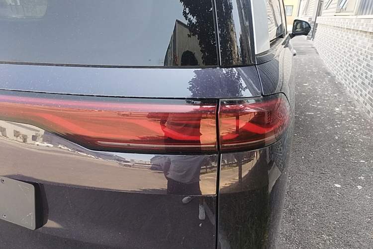 Used BYD Xia 2025 DM-i 1.5T 180km Excellence Model Right Rear Taillight