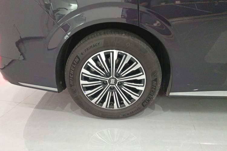 Used BYD Xia 2025 DM-i 1.5T 180km Excellence Model Right Rear Wheel Hub