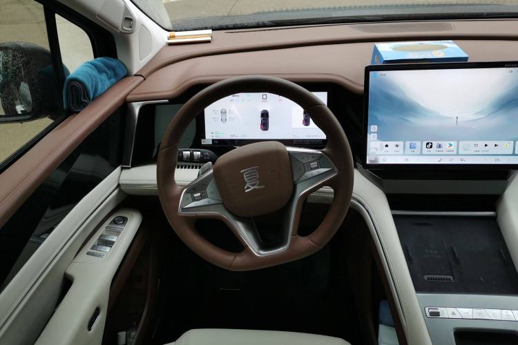 Used BYD Xia 2025 DM-i 1.5T 180km Excellence Model Steering Wheel
