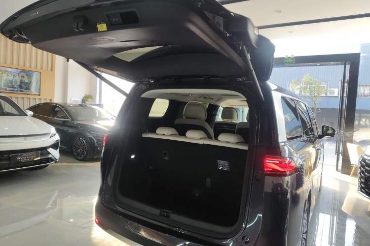 Used BYD Xia 2025 DM-i 1.5T 180km Beyond Edition Trunk