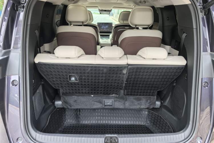 Used BYD Xia 2025 DM-i 1.5T 180km Excellence Model Trunk