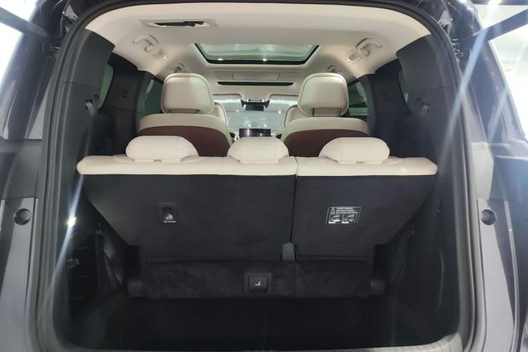Used BYD Xia 2025 DM-i 1.5T 180km Excellence Model Trunk