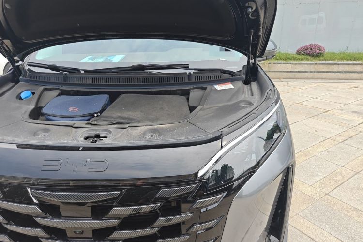 Used BYD Xia 2025 DM-i 1.5T 180km Beyond Edition Engine Bay Left