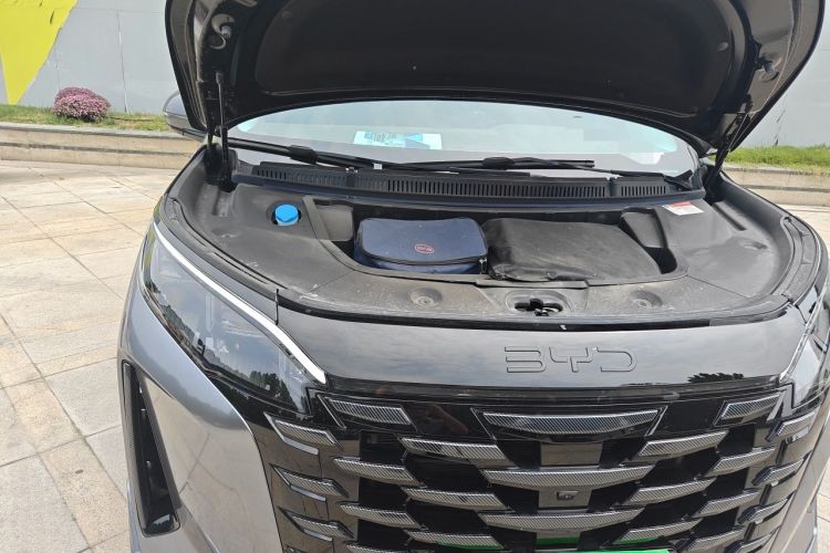 Used BYD Xia 2025 DM-i 1.5T 180km Beyond Edition Engine Bay Right