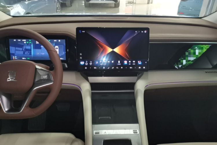 Used BYD Xia 2025 DM-i 1.5T 180km Beyond Edition Audio And AC Panel