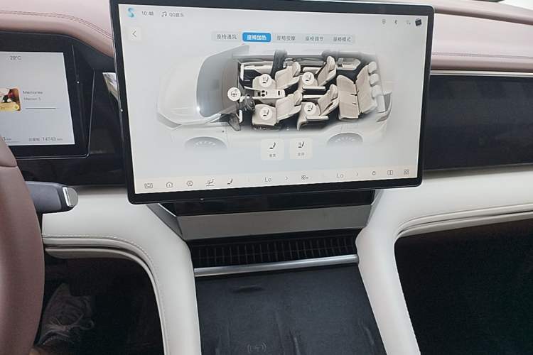 Used BYD Xia 2025 DM-i 1.5T 180km Excellence Model Audio And AC Panel