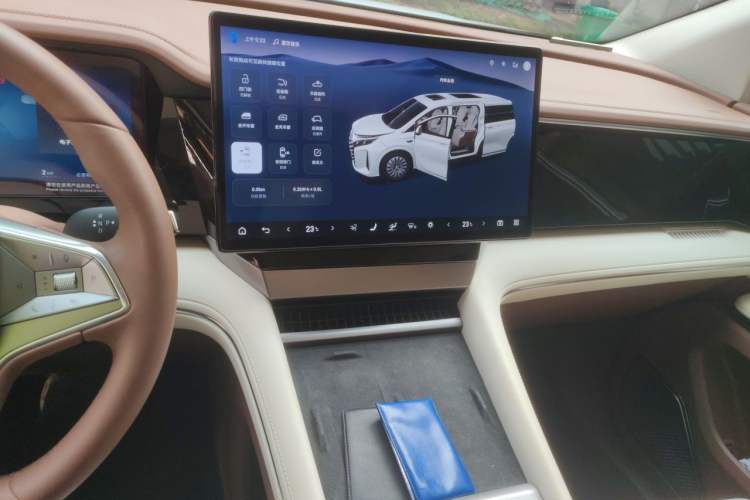 Used BYD Xia 2025 DM-i 1.5T 100km Supreme Edition Audio And AC Panel