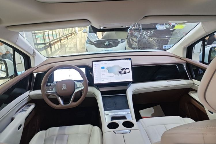Used BYD Xia 2025 DM-i 1.5T 180km Beyond Edition Center Console