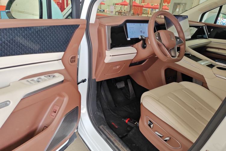 Used BYD Xia 2025 DM-i 1.5T 180km Beyond Edition Driver Seat