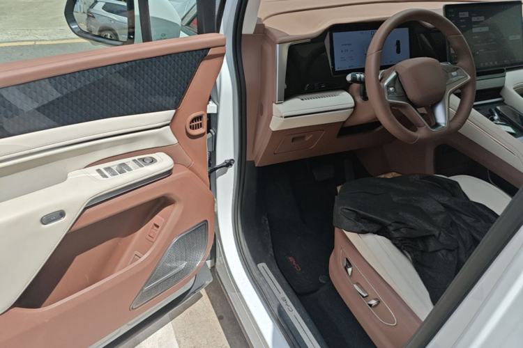 Used BYD Xia 2025 DM-i 1.5T 180km Excellence Model Driver Seat