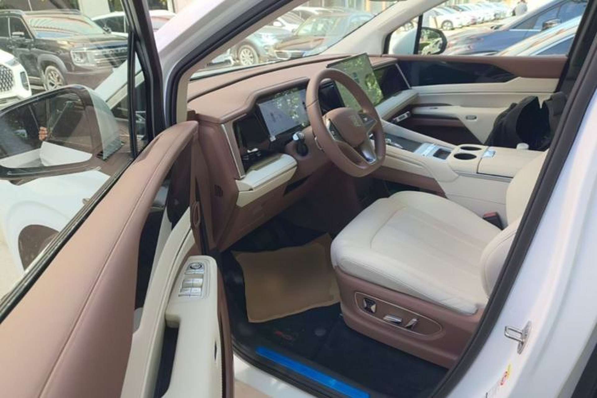 Used BYD Xia 2025 DM-i 1.5T 180km Beyond Edition Driver Seat
