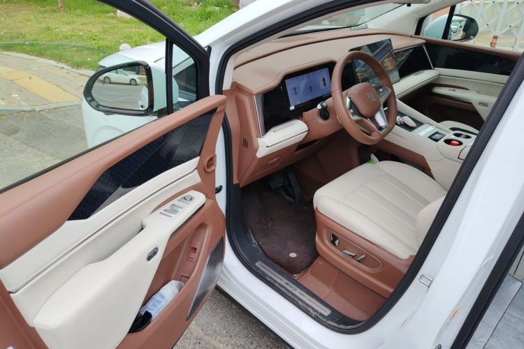 Used BYD Xia 2025 DM-i 1.5T 180km Beyond Edition Driver Seat