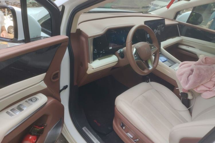 Used BYD Xia 2025 DM-i 1.5T 100km Supreme Edition Driver Seat