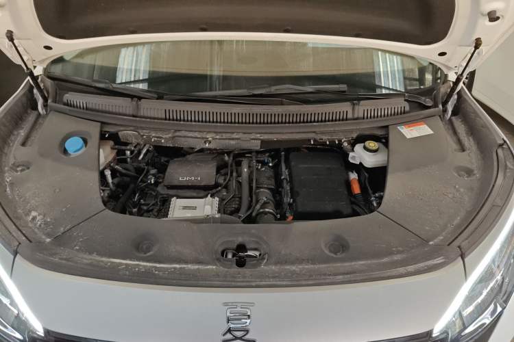 Used BYD Xia 2025 DM-i 1.5T 180km Beyond Edition Engine Bay