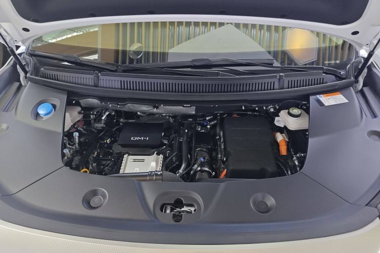 Used BYD Xia 2025 DM-i 1.5T 180km Beyond Edition Engine Bay