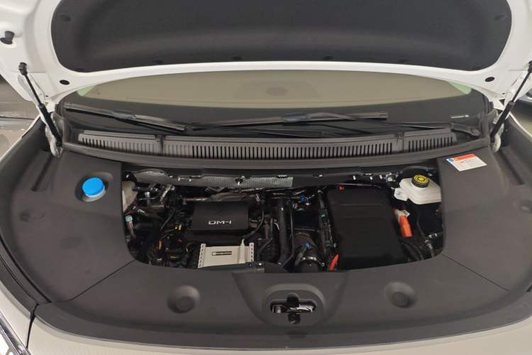Used BYD Xia 2025 DM-i 1.5T 180km Excellence Model Engine Bay