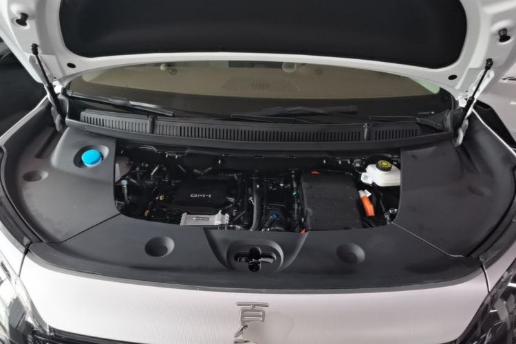 Used BYD Xia 2025 DM-i 1.5T 180km Excellence Model Engine Bay