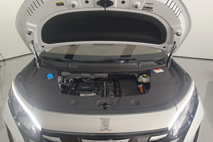 Used BYD Xia 2025 DM-i 1.5T 180km Beyond Edition Engine Bay