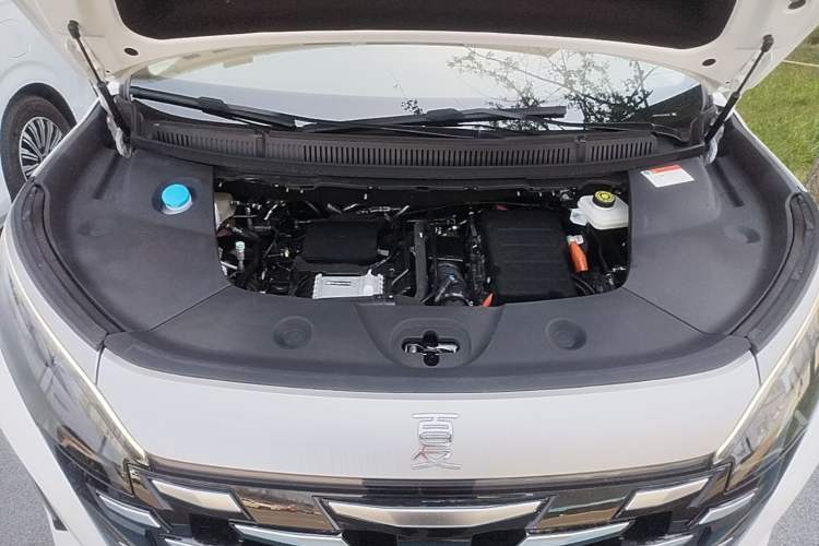 Used BYD Xia 2025 DM-i 1.5T 180km Excellence Model Engine Bay