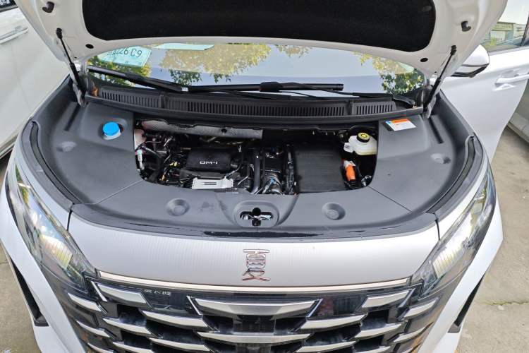 Used BYD Xia 2025 DM-i 1.5T 180km Excellence Model Engine Bay
