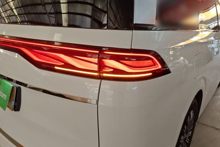 Used BYD Xia 2025 DM-i 1.5T 180km Beyond Edition Exterior 2