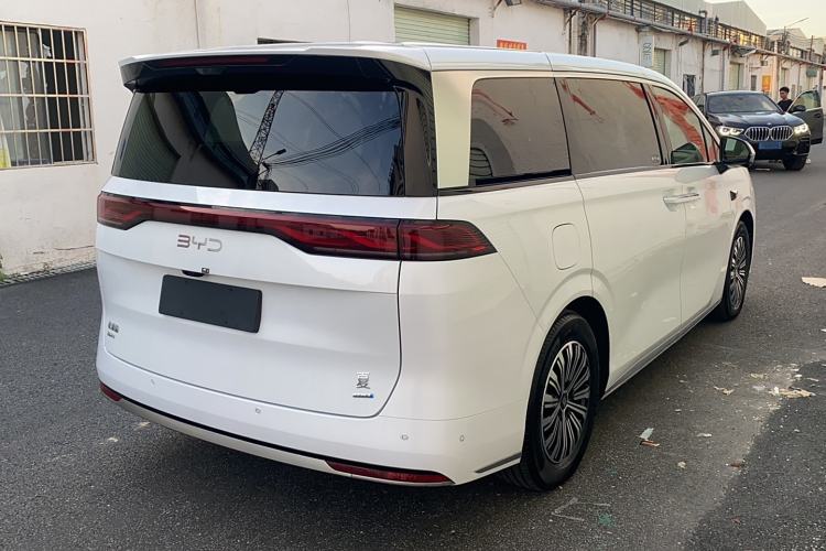 Used BYD Xia 2025 DM-i 1.5T 180km Excellence Model Exterior 2