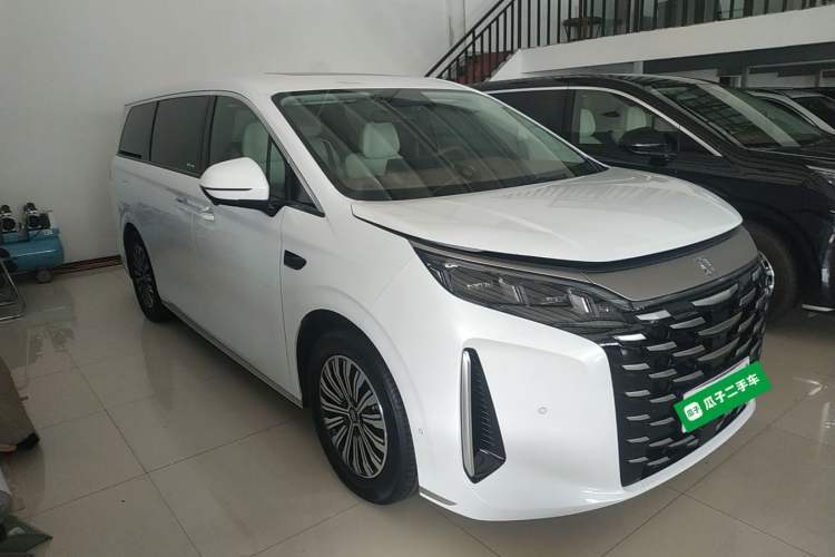 Used BYD Xia 2025 DM-i 1.5T 180km Excellence Model Exterior 2