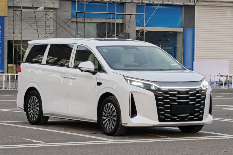 Used BYD Xia 2025 DM-i 1.5T 180km Beyond Edition Exterior 2