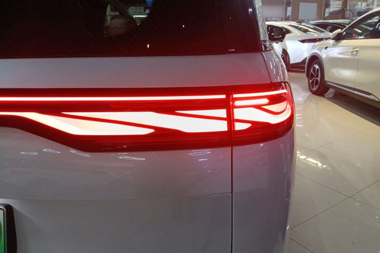 Used BYD Xia 2025 DM-i 1.5T 180km Excellence Model Exterior 3