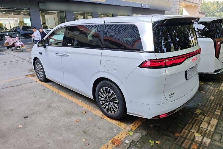 Used BYD Xia 2025 DM-i 1.5T 180km Excellence Model Exterior 3