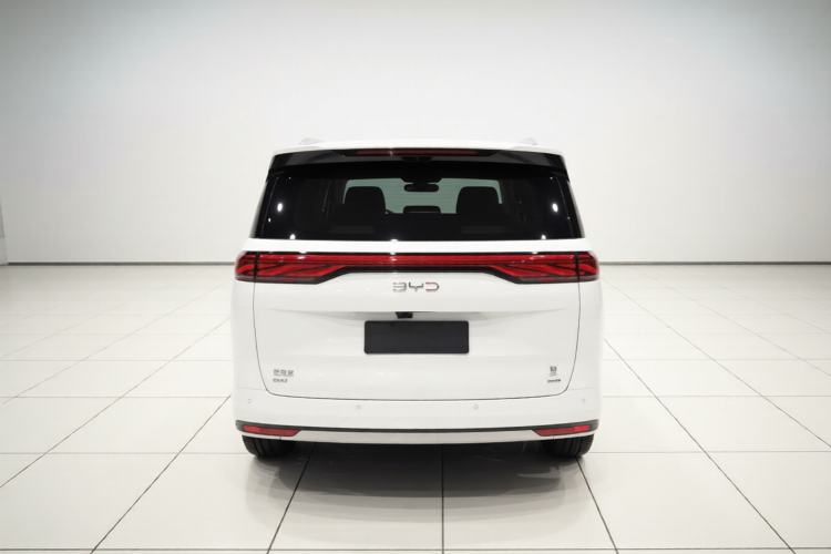 Used BYD Xia 2025 DM-i 1.5T 180km Beyond Edition Exterior 3