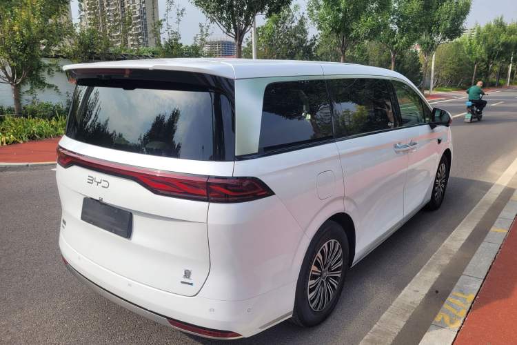 Used BYD Xia 2025 DM-i 1.5T 180km Beyond Edition Exterior 4