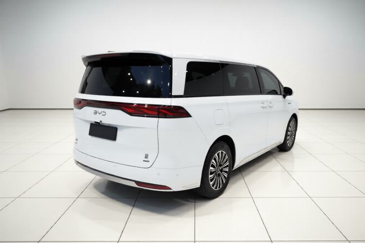 Used BYD Xia 2025 DM-i 1.5T 180km Beyond Edition Exterior 4
