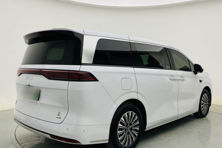 Used BYD Xia 2025 DM-i 1.5T 180km Excellence Model Exterior 5