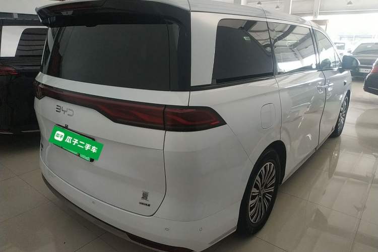 Used BYD Xia 2025 DM-i 1.5T 180km Excellence Model Exterior 5