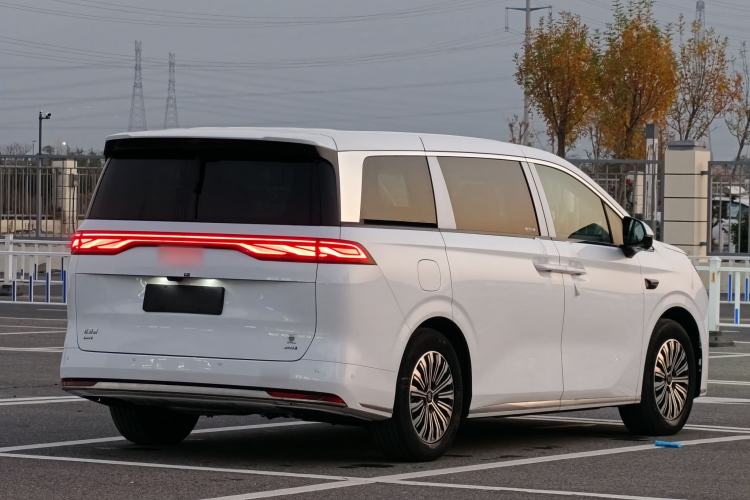 Used BYD Xia 2025 DM-i 1.5T 180km Beyond Edition Exterior 5