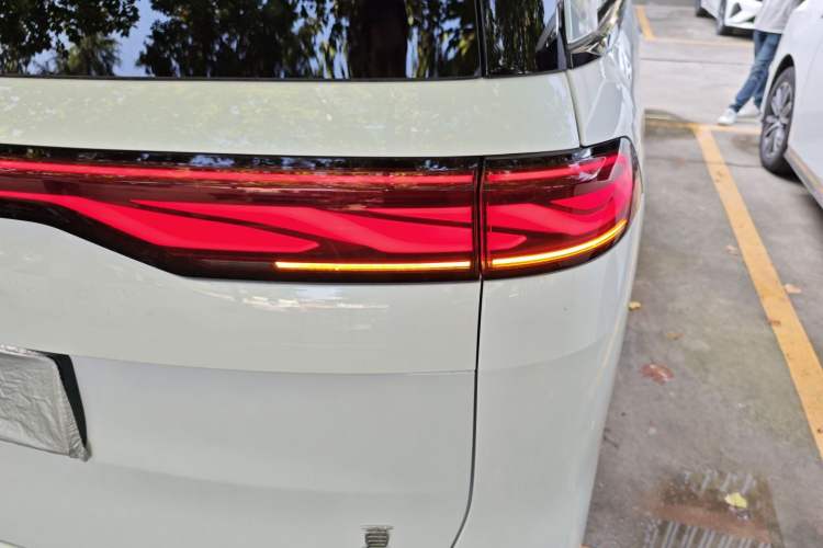Used BYD Xia 2025 DM-i 1.5T 180km Excellence Model Exterior 6