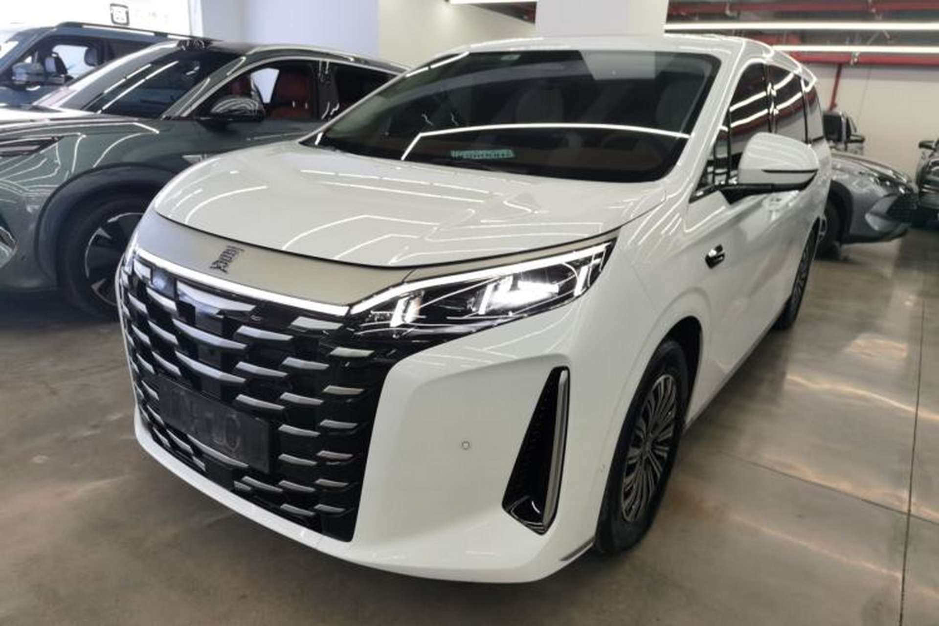 Used BYD Xia 2025 DM-i 1.5T 180km Beyond Edition Front Left 45 Deg