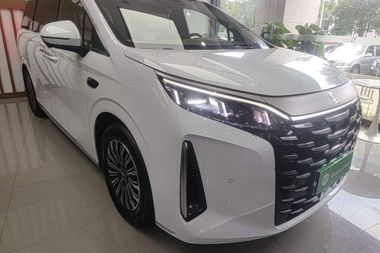 Used BYD Xia 2025 DM-i 1.5T 180km Beyond Edition Front Right 45 Deg