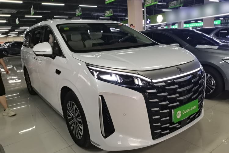Used BYD Xia 2025 DM-i 1.5T 180km Beyond Edition Front Right 45 Deg