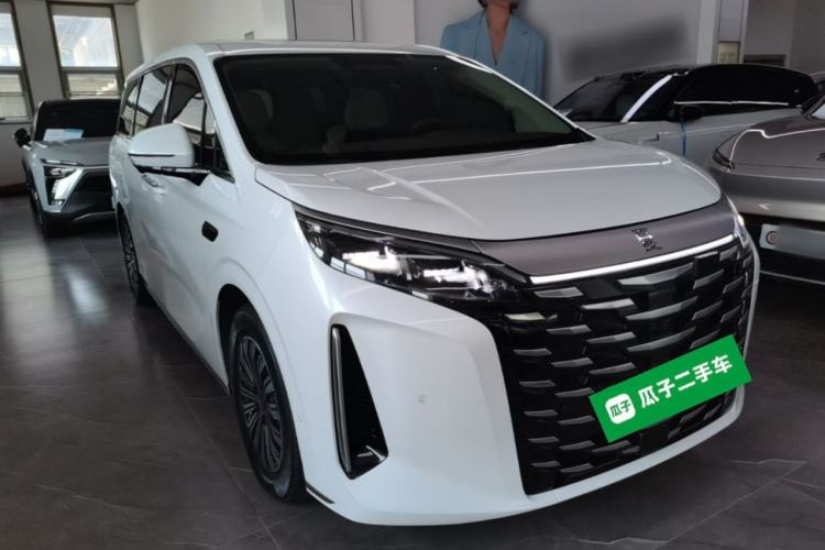 Used BYD Xia 2025 DM-i 1.5T 180km Excellence Model Front Right 45 Deg