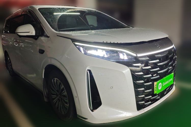 Used BYD Xia 2025 DM-i 1.5T 180km Excellence Model Front Right 45 Deg